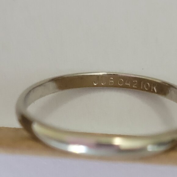 White Gold Wedding Band 10k Size 6 1/2 Smooth Traditional Stack Ring Price Firm - Picture 8 of 9